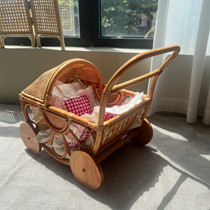 Baby Nursery Vintage Decor - Wózek dziecięcy z rattanu, w stylu