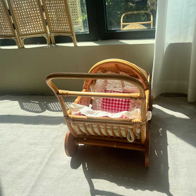 Wózek dziecięcy z rattanu, w s – Baby Nursery Vintage Decor recenzja i cena