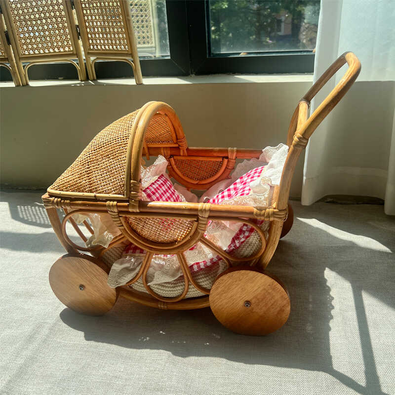 Wózek dziecięcy z rattanu, w s – Baby Nursery Vintage Decor recenzja i cena